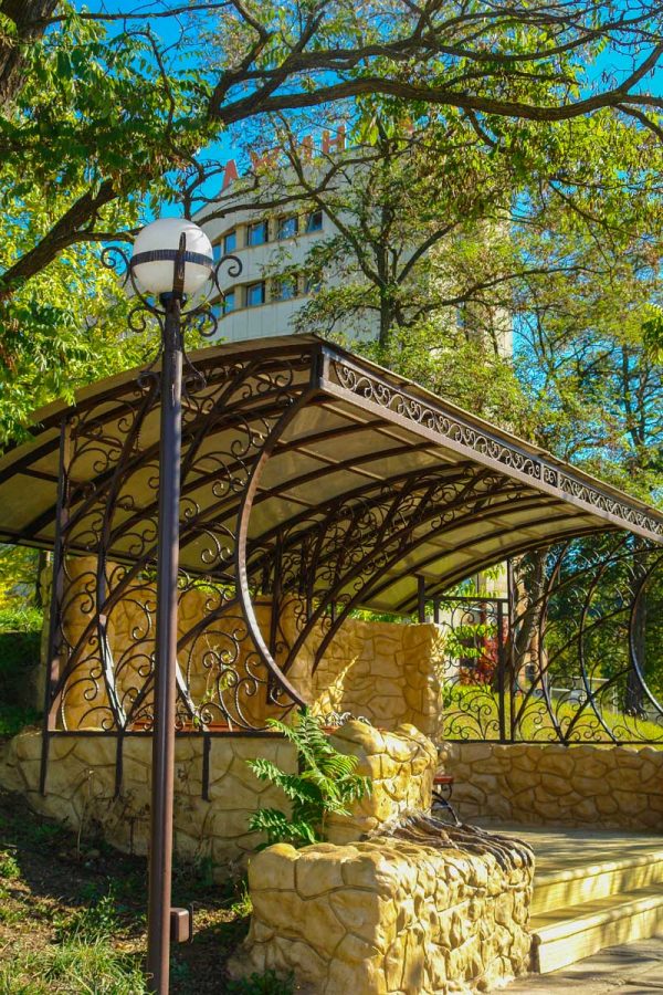 Беседка в санатории Джинал в городе Кисловодске - фотография