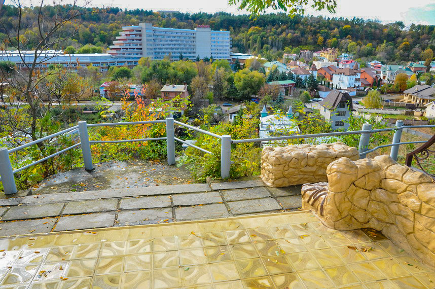 Беседка в санатории Джинал в городе Кисловодске - фотография