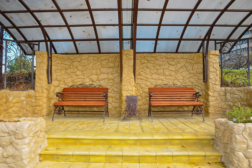 Беседка в санатории Джинал в городе Кисловодске - фотография