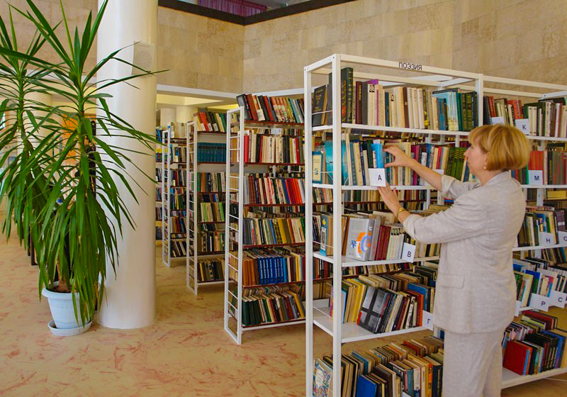 Библиотека в санатории Джинал в городе Кисловодске - фотография