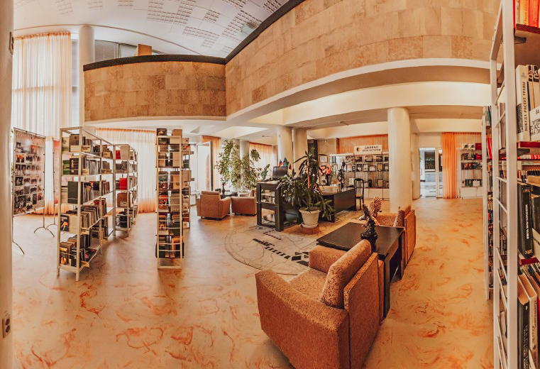 Библиотека в санатории Джинал в городе Кисловодске - фотография