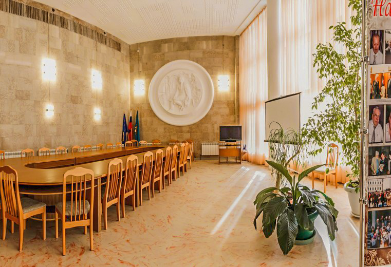 Библиотека в санатории Джинал в городе Кисловодске - фотография