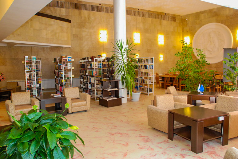 Библиотека в санатории Джинал в городе Кисловодске - фотография