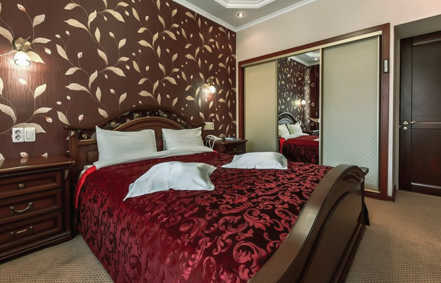 Номер двухместный двухкомнатный дабл премиум в санатории Джинал в городе Кисловодске - фотография