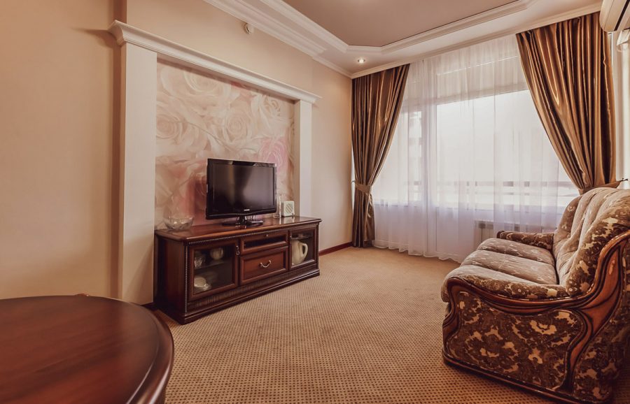 Номер двухместный двухкомнатный дабл премиум в санатории Джинал в городе Кисловодске - фотография