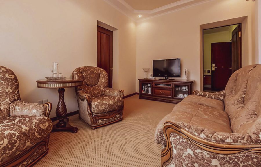 Номер двухместный двухкомнатный дабл премиум в санатории Джинал в городе Кисловодске - фотография