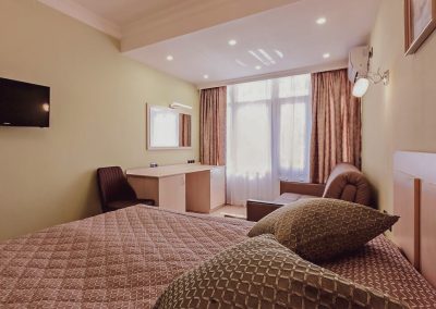 Номер двухместный дабл комфорт в санатории Джинал в городе Кисловодске - фотография