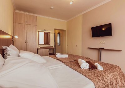 Номер двухместный твин дабл улучшенный в санатории Джинал в городе Кисловодске - фотография