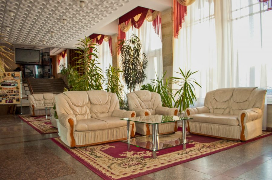 Холл в санатории Джинал в городе Кисловодске - фотография