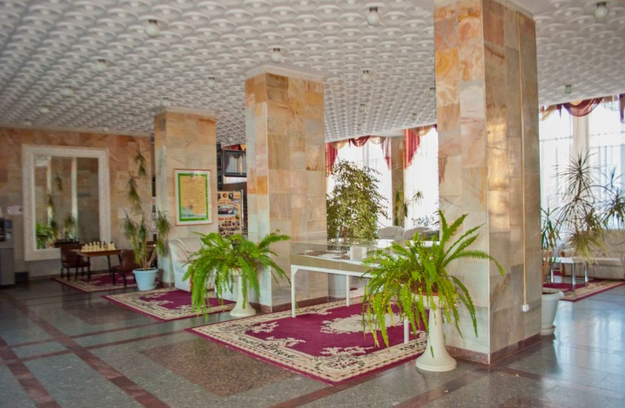 Холл в санатории Джинал в городе Кисловодске - фотография