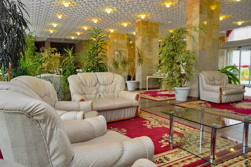 Холл в санатории Джинал в городе Кисловодске - фотография