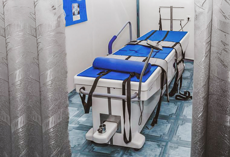 Сухое вытяжение позвоночника на аппарате Ормед в санатории Джинал в городе Кисловодске - фотография