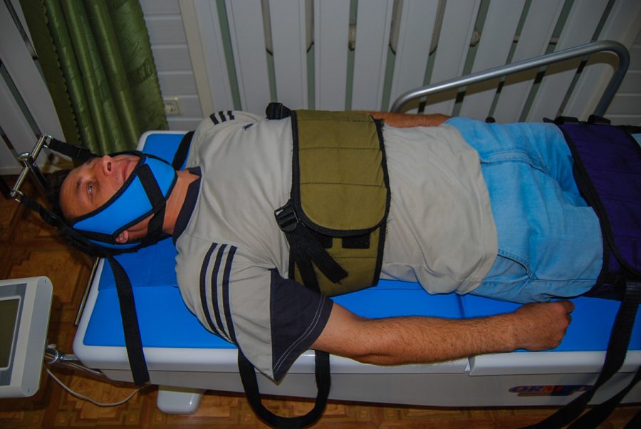 Сухое вытяжение позвоночника на аппарате Ормед в санатории Джинал в городе Кисловодске - фотография