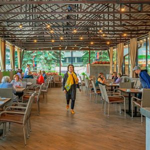 Летнее кафе в санатории Джинал в городе Кисловодске - фотография