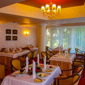 Ресторан в санатории Джинал в городе Кисловодске - фотография