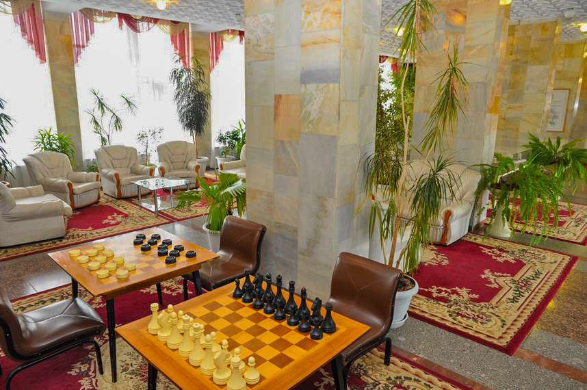 Шахматы в санатории Джинал в городе Кисловодске - фотография