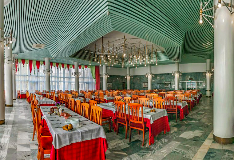 Столовая в санатории Джинал в городе Кисловодске - фотография