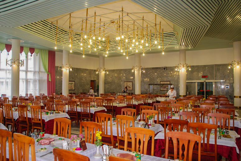 Столовая в санатории Джинал в городе Кисловодске - фотография