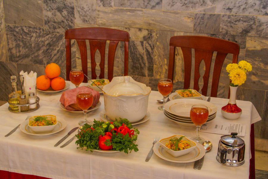 Столовая в санатории Джинал в городе Кисловодске - фотография