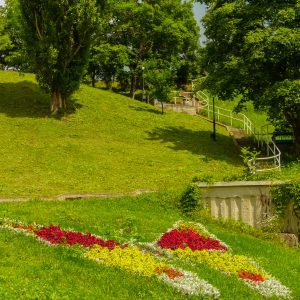 Территория в санатории Джинал в городе Кисловодске - фотография