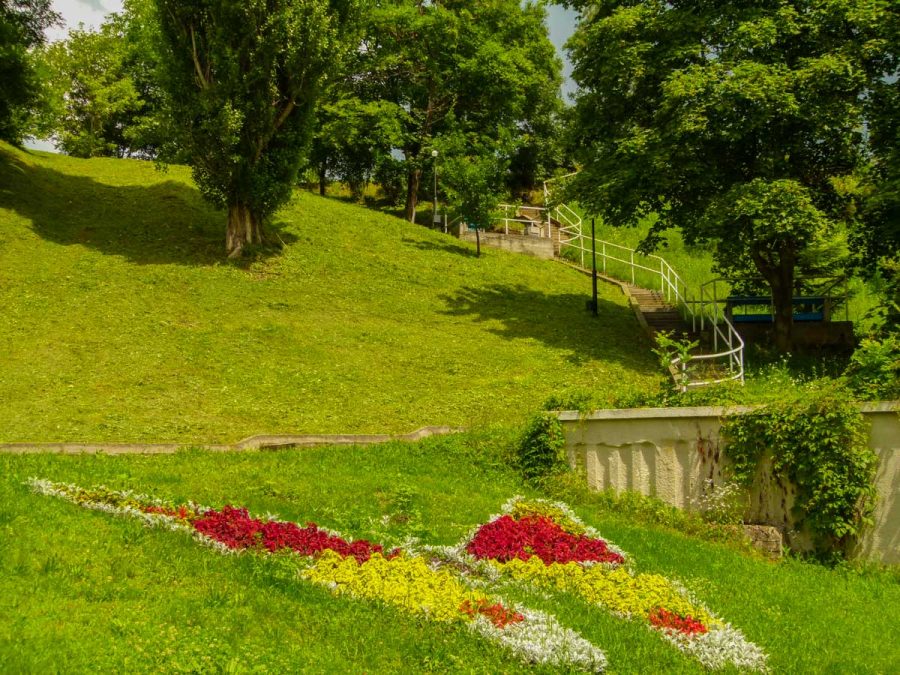 Территория в санатории Джинал в городе Кисловодске - фотография
