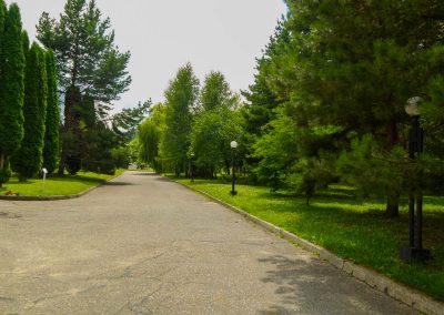 Территория в санатории Джинал в городе Кисловодске - фотография