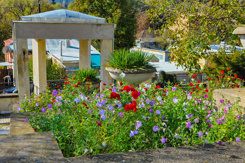 Беседка в санатории Джинал в городе Кисловодске - фотография