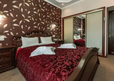 Номер двухместный двухкомнатный дабл премиум в санатории Джинал в городе Кисловодске - фотография