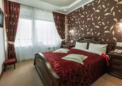 Номер двухместный двухкомнатный дабл премиум в санатории Джинал в городе Кисловодске - фотография