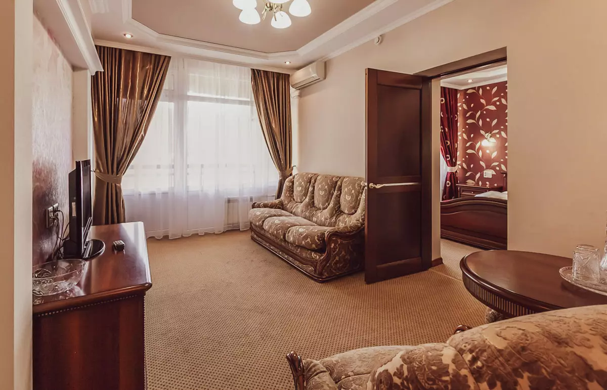 Номер двухместный двухкомнатный дабл премиум в санатории Джинал в городе Кисловодске - фотография