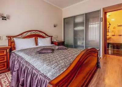 Номер двухместный двухкомнатный дабл премиум в санатории Джинал в городе Кисловодске - фотография