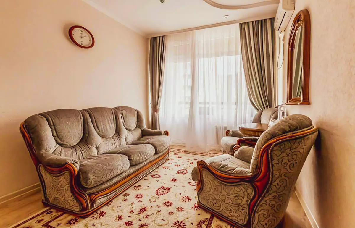 Номер двухместный двухкомнатный дабл премиум в санатории Джинал в городе Кисловодске - фотография