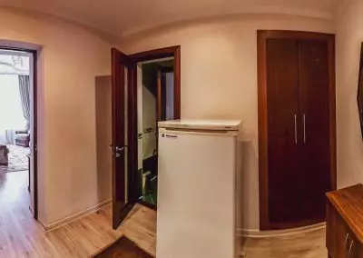 Номер двухместный двухкомнатный дабл премиум в санатории Джинал в городе Кисловодске - фотография