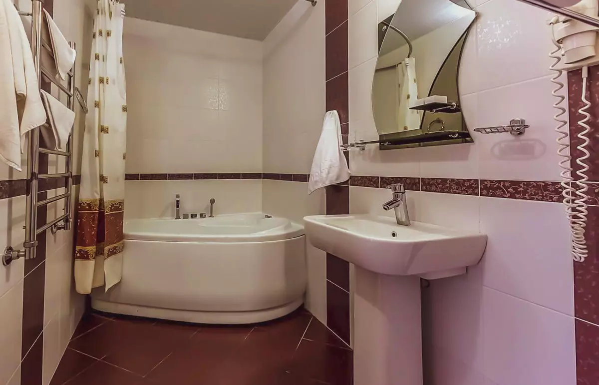 Номер двухместный двухкомнатный дабл премиум в санатории Джинал в городе Кисловодске - фотография