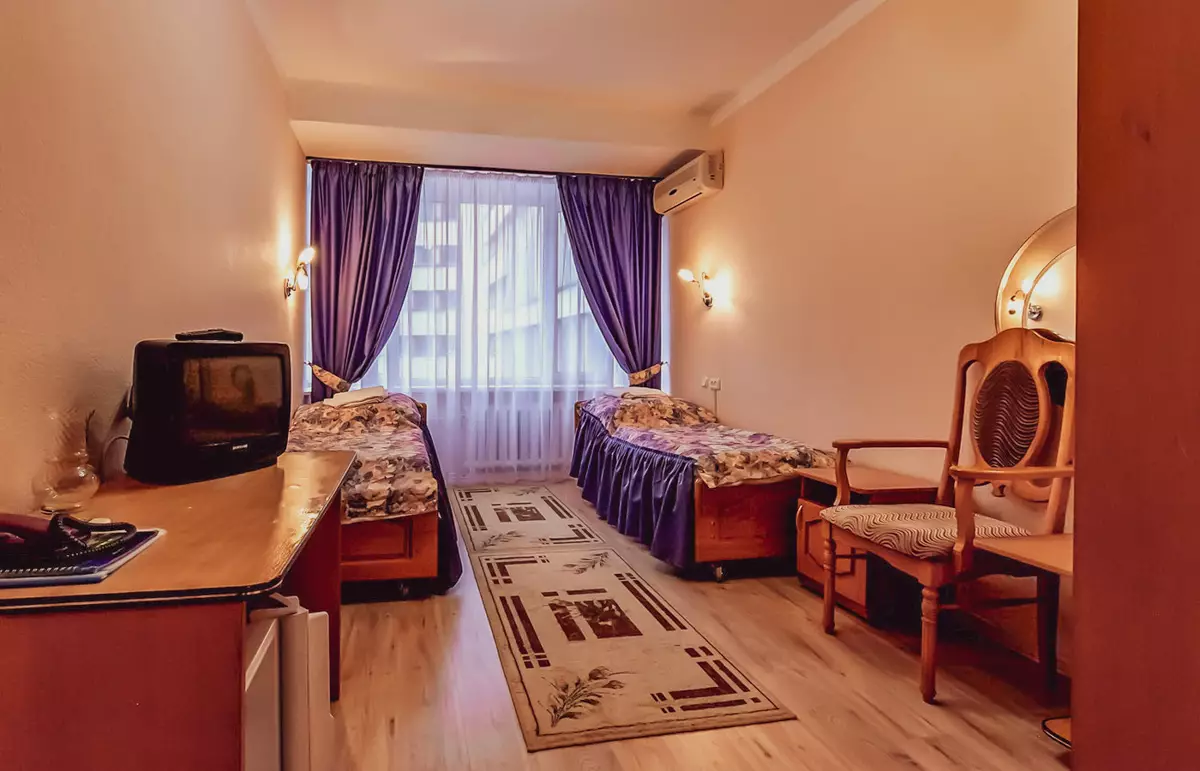 Номер двухместный твин без балкона в санатории Джинал в городе Кисловодске - фотография